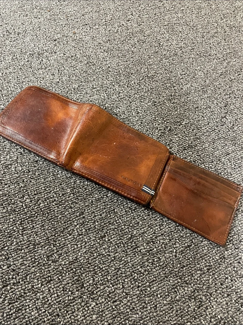 Vintage Nautica Genuine Leather Men’s Wallet. Made in India. Brown. GUC